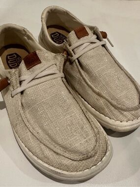 Hey Dude Cream Sparkle Linen Slip-On Loafers with Tan Leather Tabs
